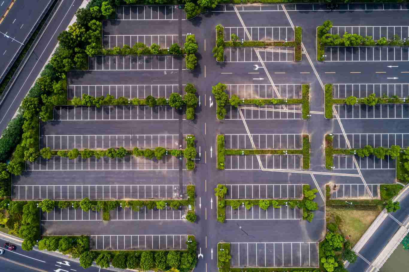 3 Essential Camera Lenses for Smart Parking Lot Surveillance Systems